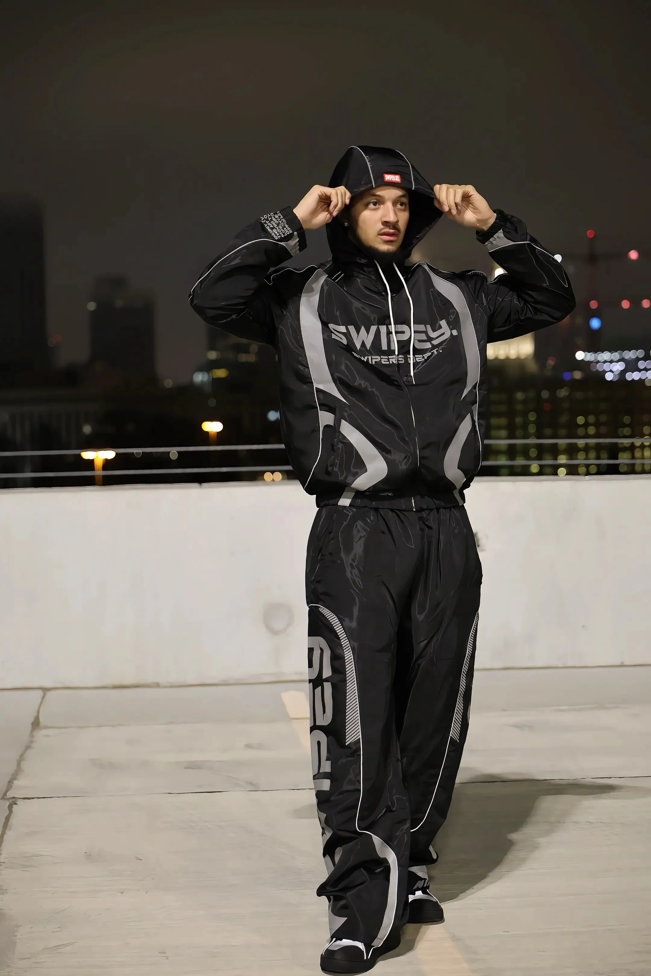 Black V2 Windbreaker - Image 5