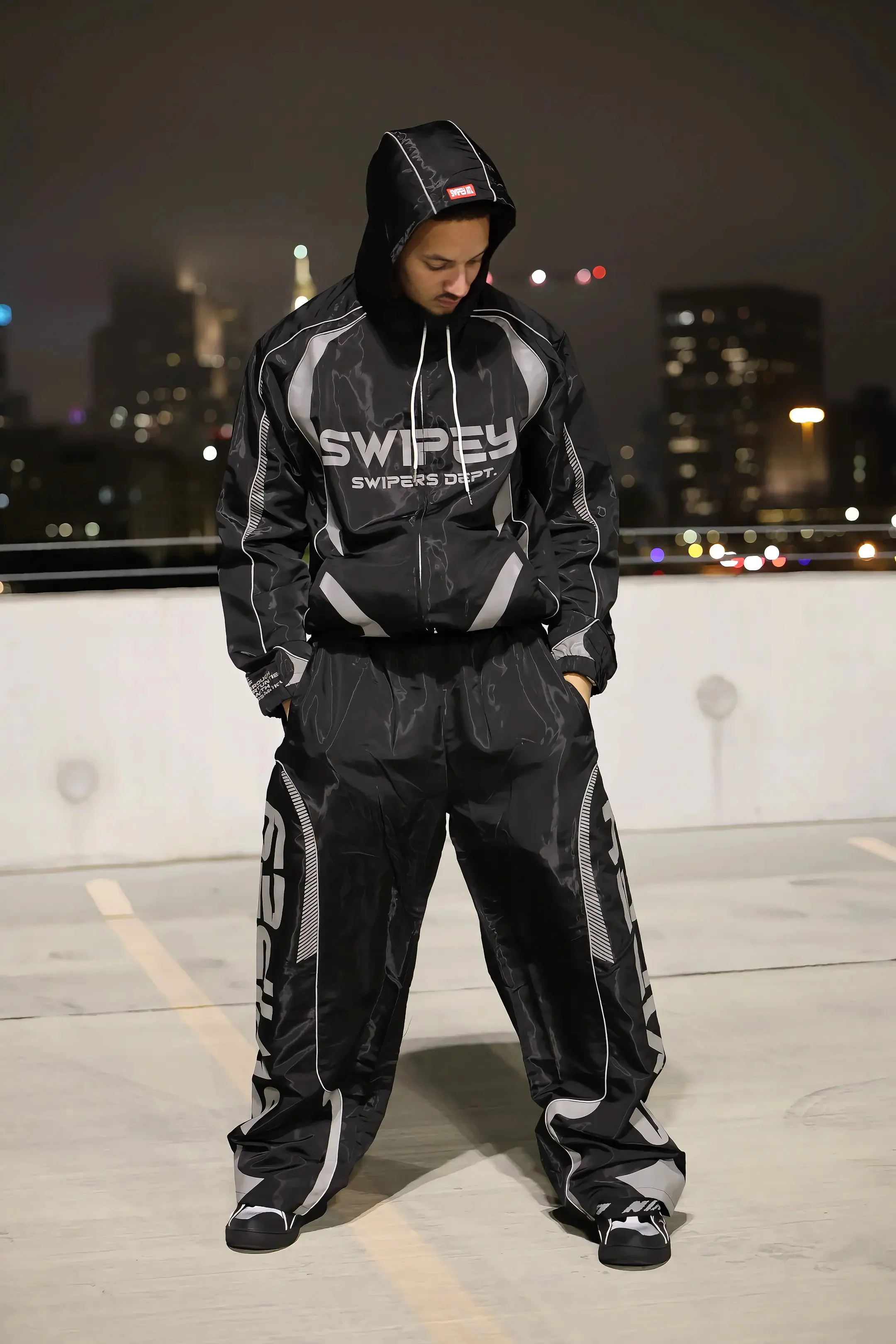 Black V2 Windbreaker - Image 7