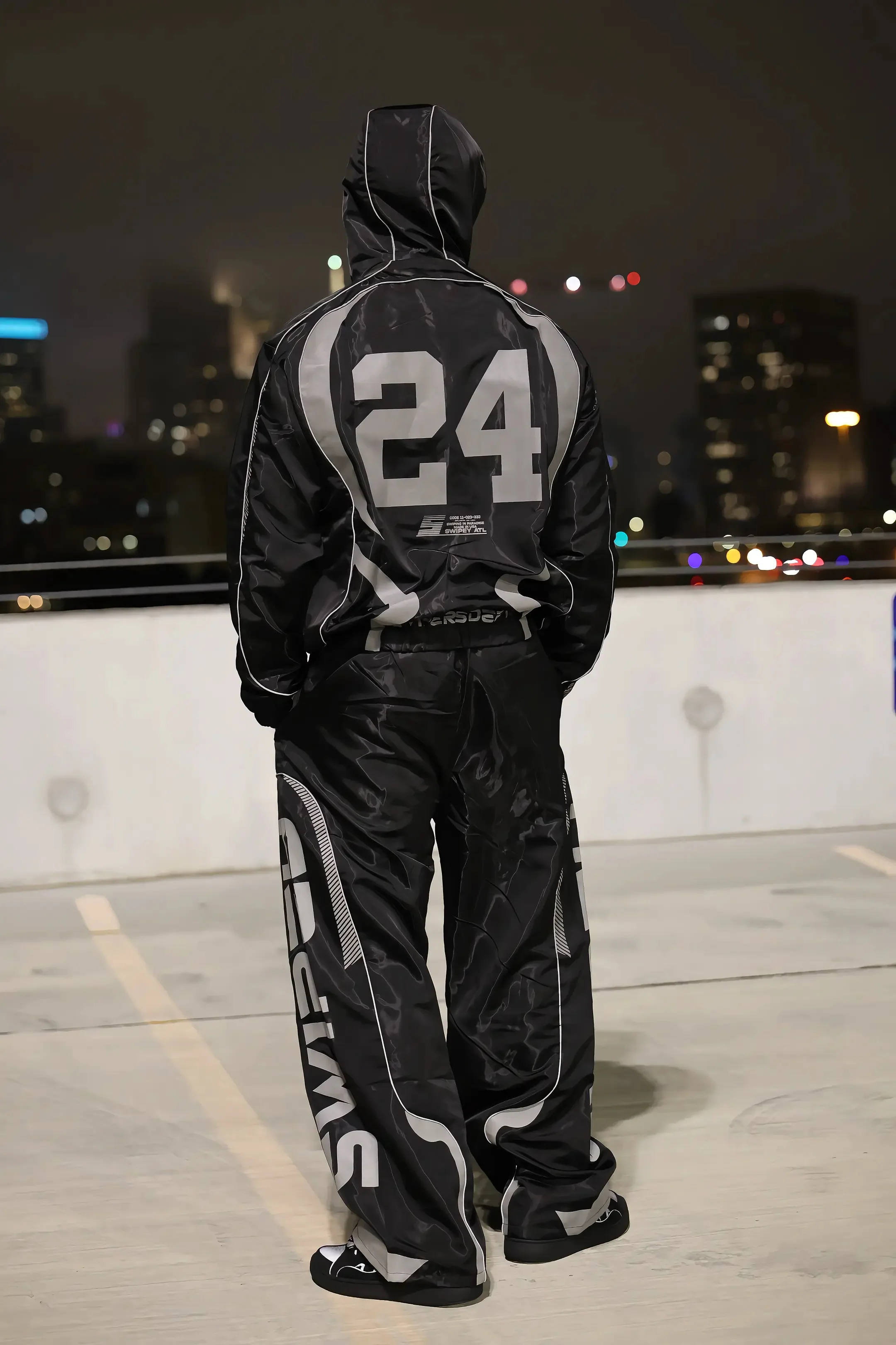 Black V2 Windbreaker - Image 9