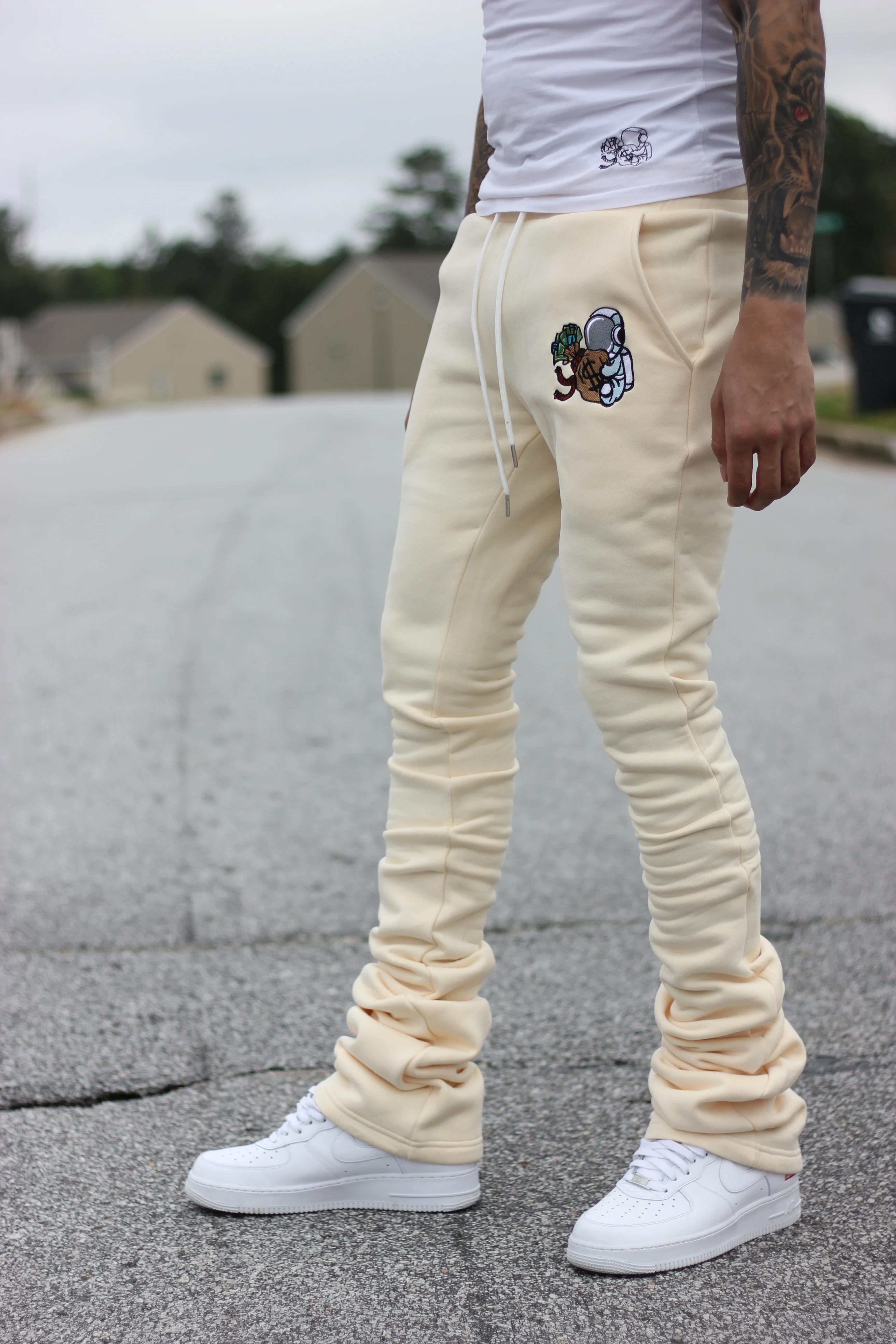 Super Stacked Cream Joggers - Image 5