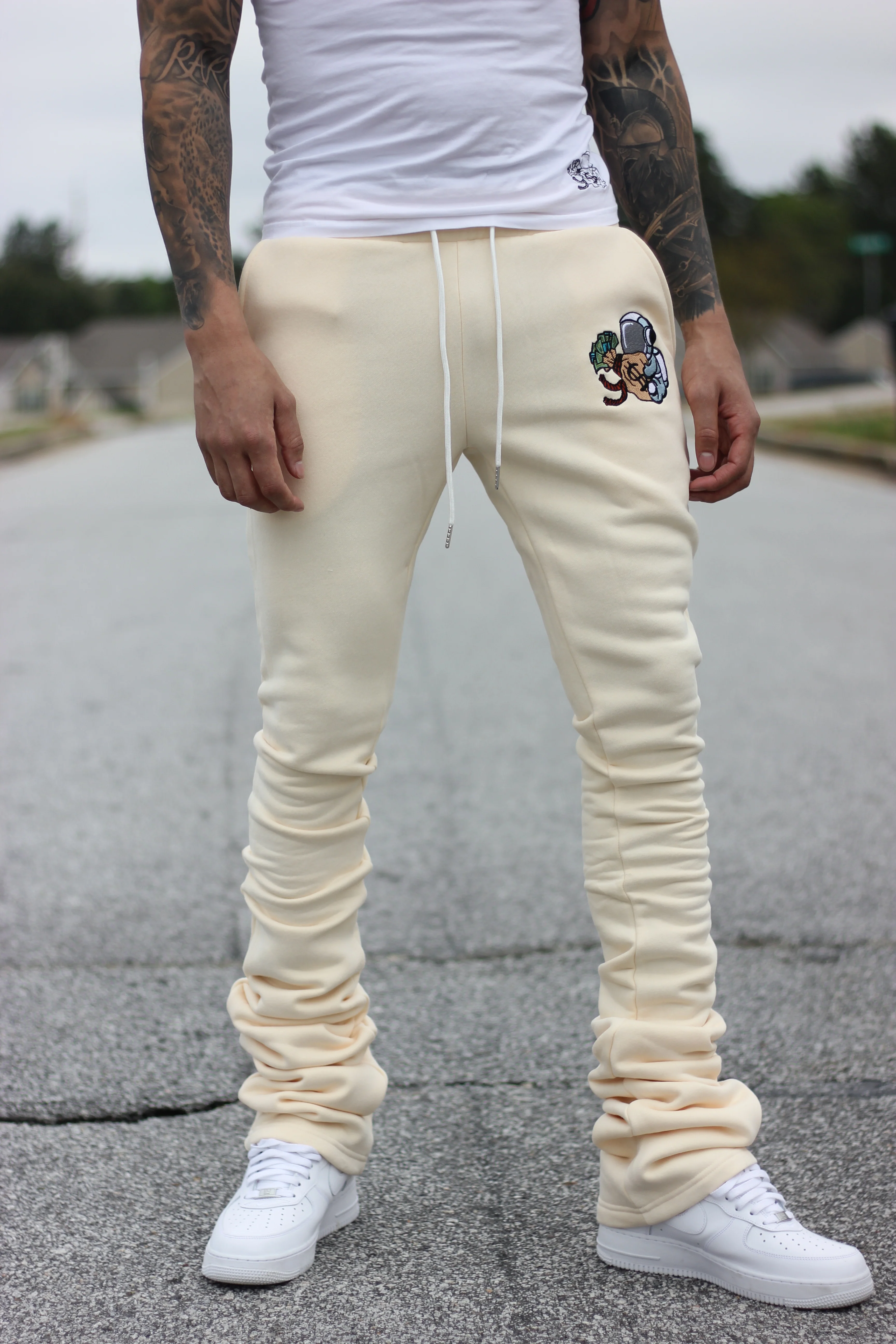 Super Stacked Cream Joggers - Image 6