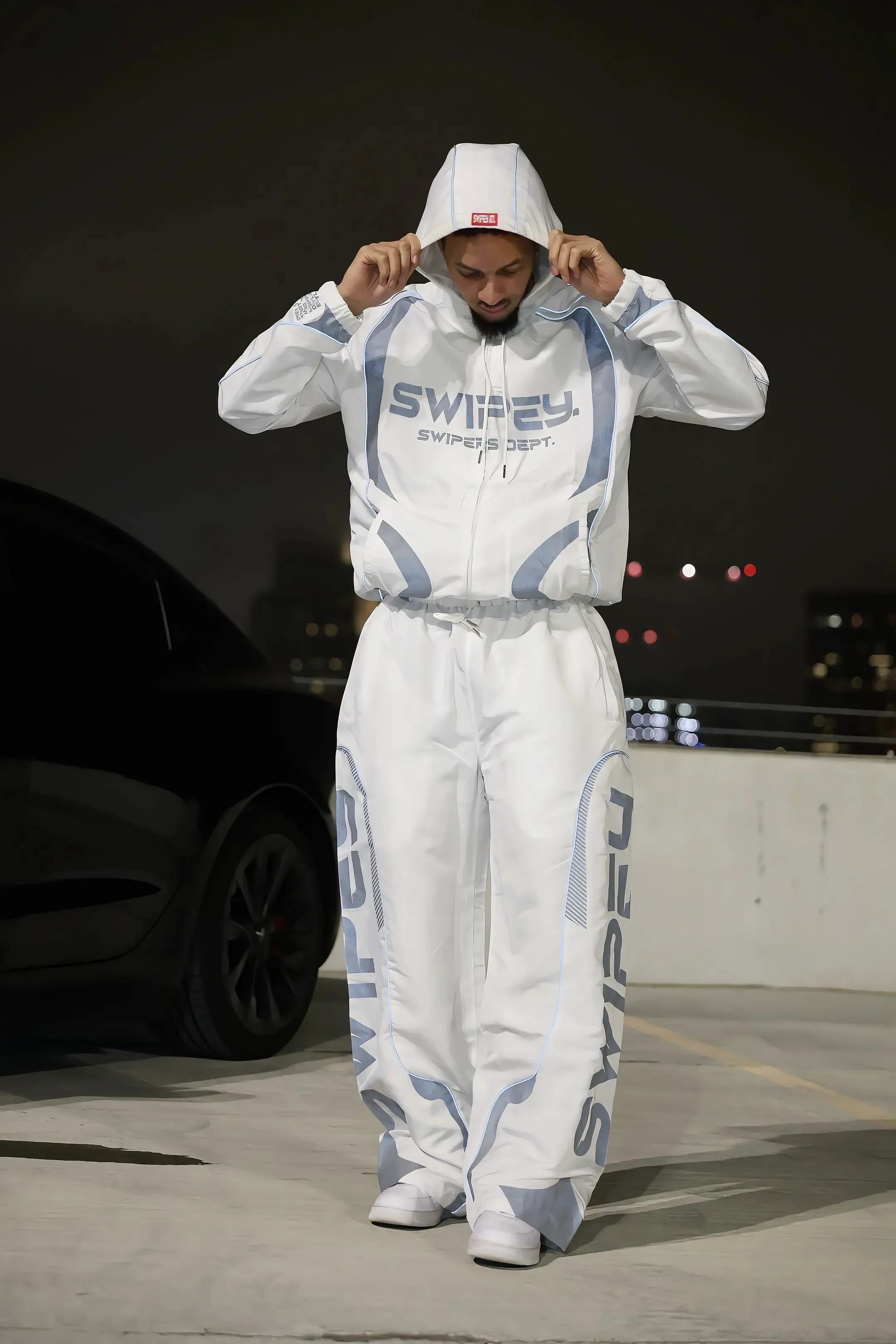 White V2 Windbreaker - Image 9